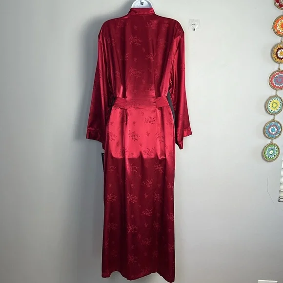 NEW Jones New York Solid Satin Jacquard Robe in Red Size L/XL Attached Belt Soft
